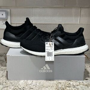 NEW Adidas Ultraboost 5.0 DNA Black and White Shoes NEVER WORN WITH BOX